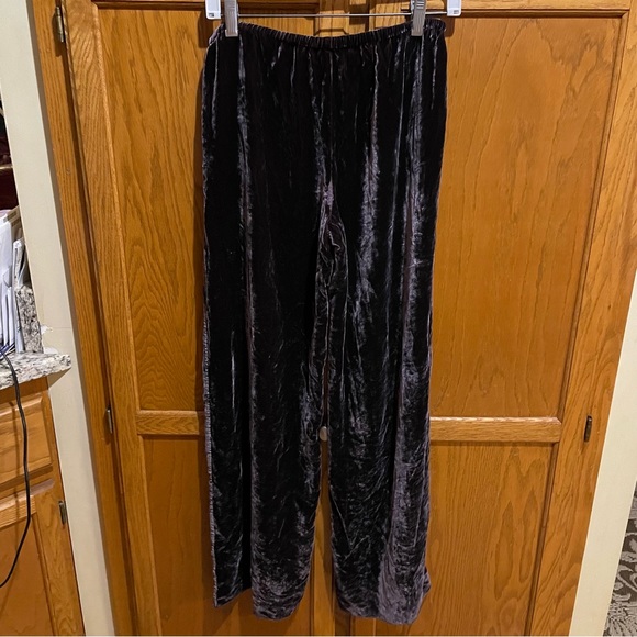 CAbi crushed velvet pants - Picture 2 of 3